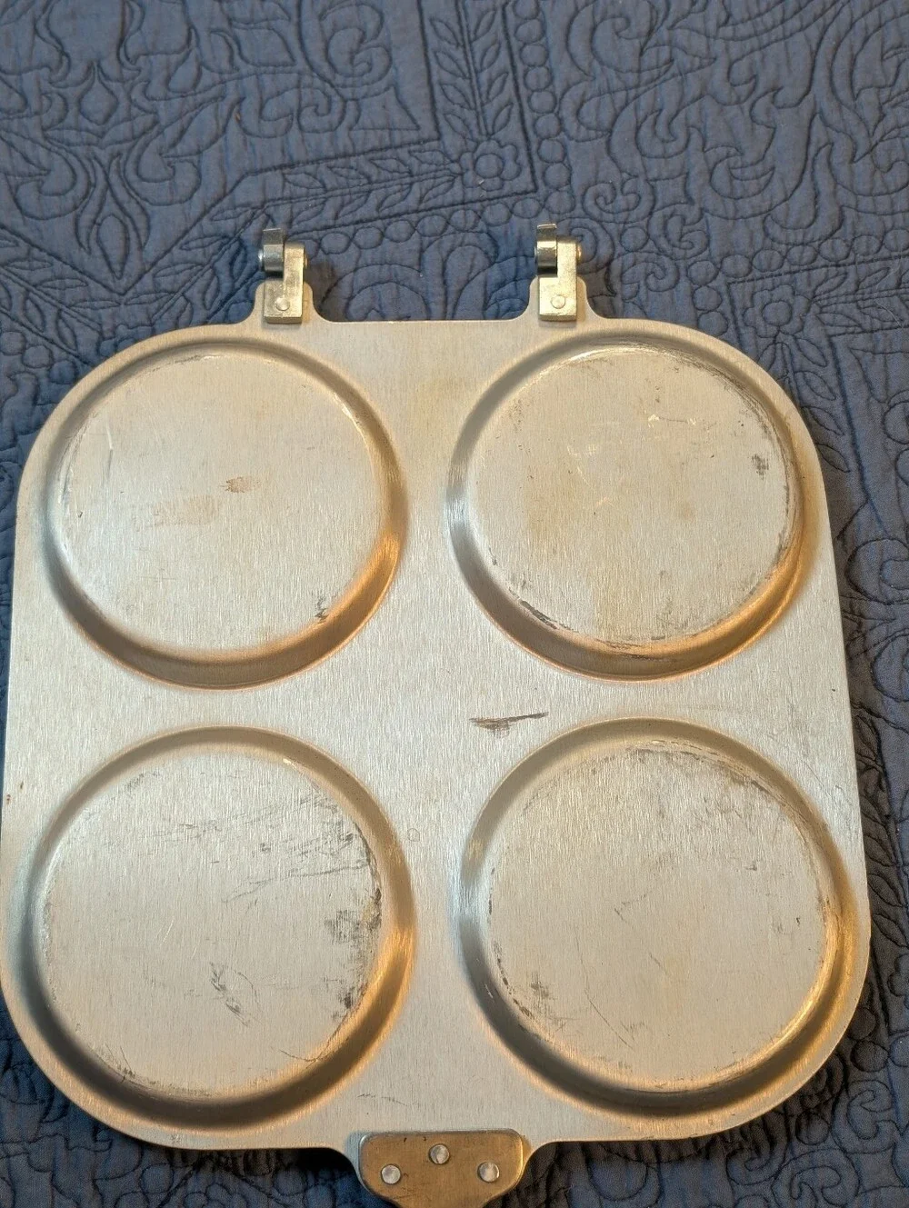4-Cavity Flip Pancake Pan Double-Sided Nonstick Egg Burger Breakfast Maker...